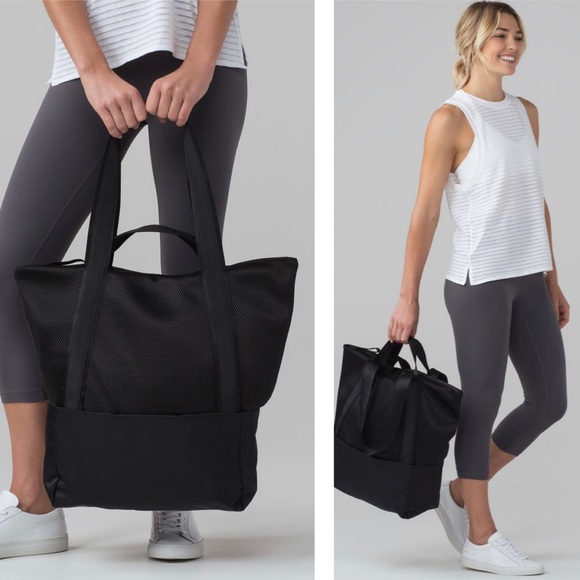 LULULEMON - the Hot mesh tote Black FREE shoe bag included - Picture 1 of 6